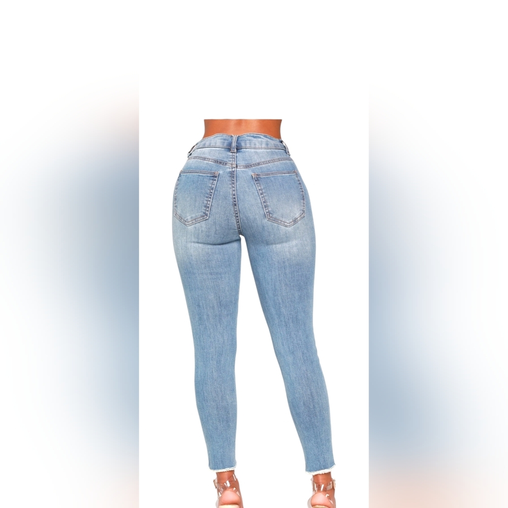 Fashion Nova Ankle Jeans Size 3/26
